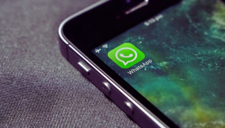 WhatsApp, in pochi sanno come nascondere l’accesso