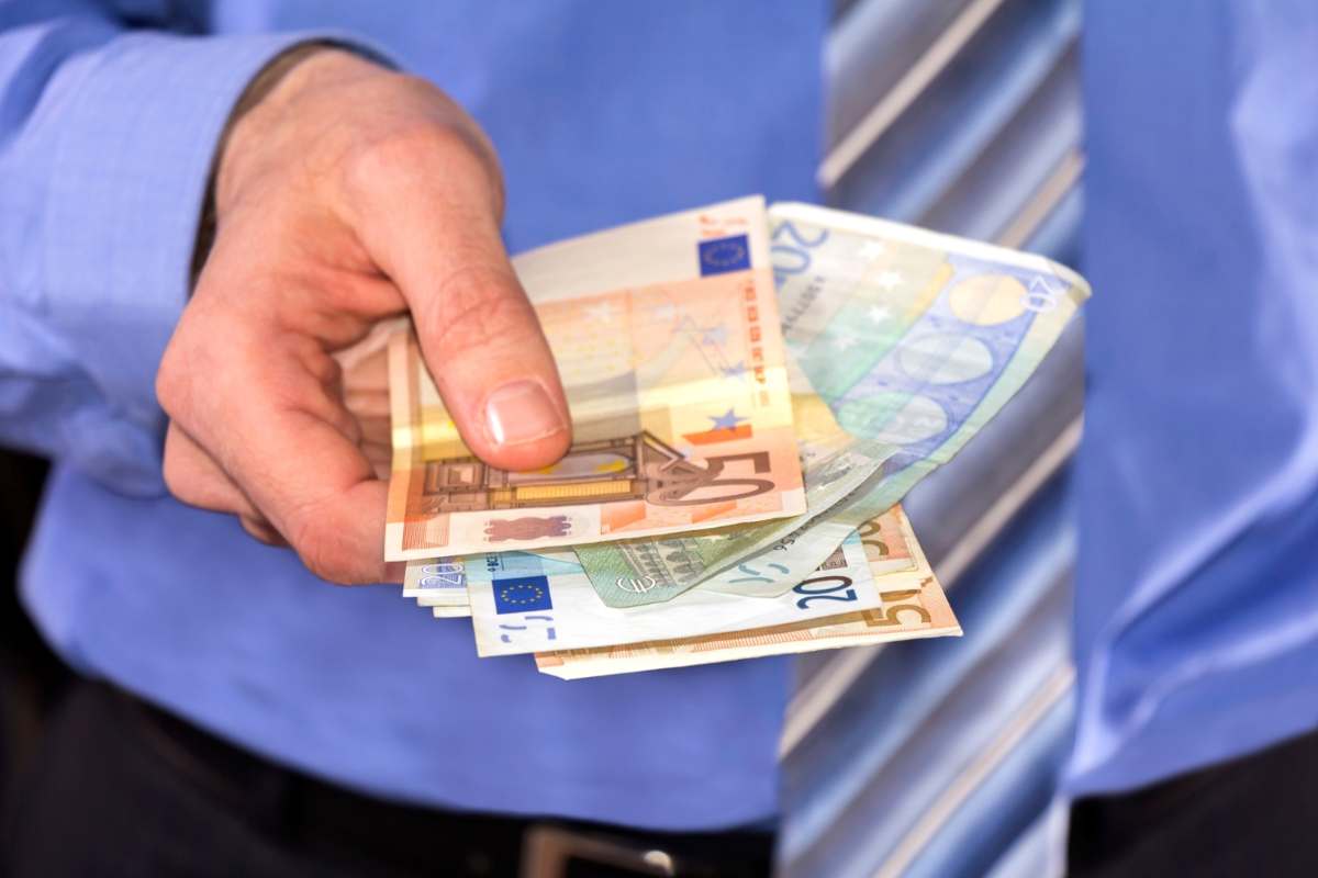 4.000 euro direttamente sul tuo conto corrente devi solo chiederli