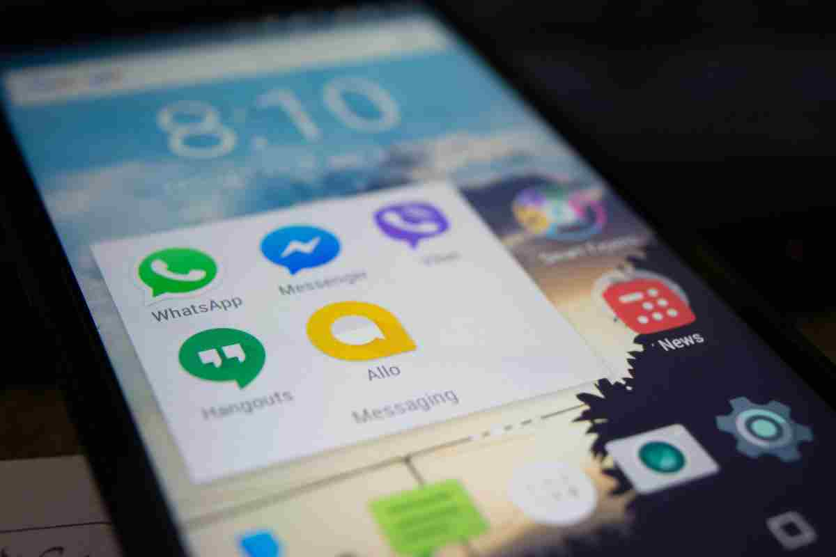 WhatsApp trucco per non essere inserito nei gruppi