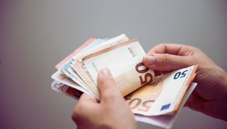 250 euro subito, domande al via: occhio ai documenti