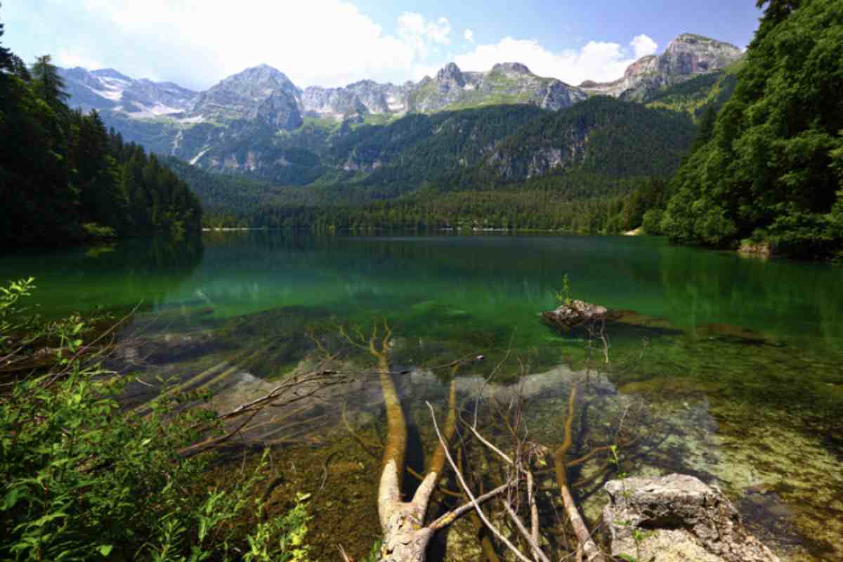 Il Lago di Tovel, situato nel Parco Naturale Adamello-Brenta